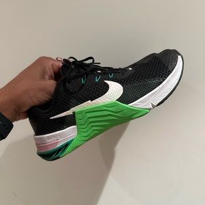(WMNS) Nike Metcon 7 'Black Green Strike' CZ8280-036